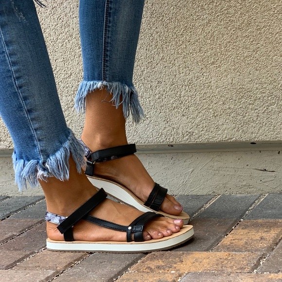 Black Universal Slim Slingback Flatform Sandal - Picture 2 of 8